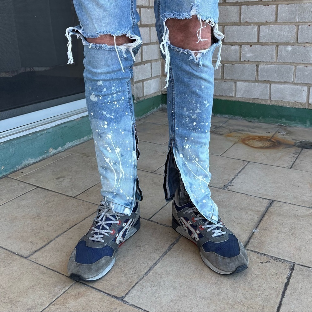 Hyper Denim Artsy Distressed Jeans Size 30